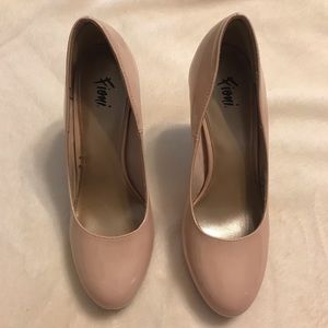 Light Pink 5-Inch Pumps. Size 8.5